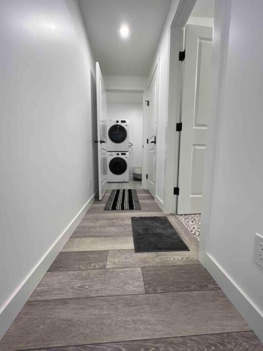 Newly Built 2 Bedroom Suite With Free Parking - Close To Banff National Park, YYC 외부 사진