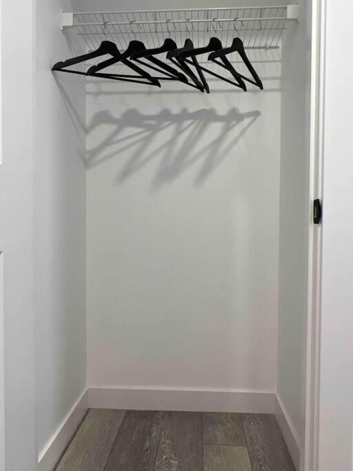Newly Built 2 Bedroom Suite With Free Parking - Close To Banff National Park, YYC 외부 사진